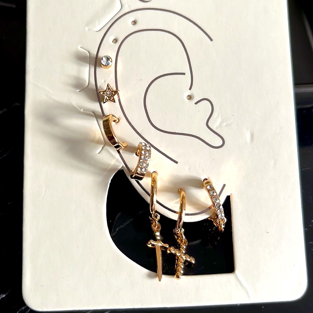 ❤️💛💎Lovisa Gold Tone 7pc Ear Stackers-Mix & Match- NWT